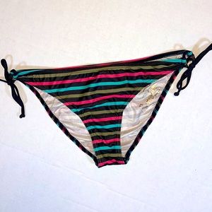 O’Neill Superkini Blk Striped String Bikini Bottom